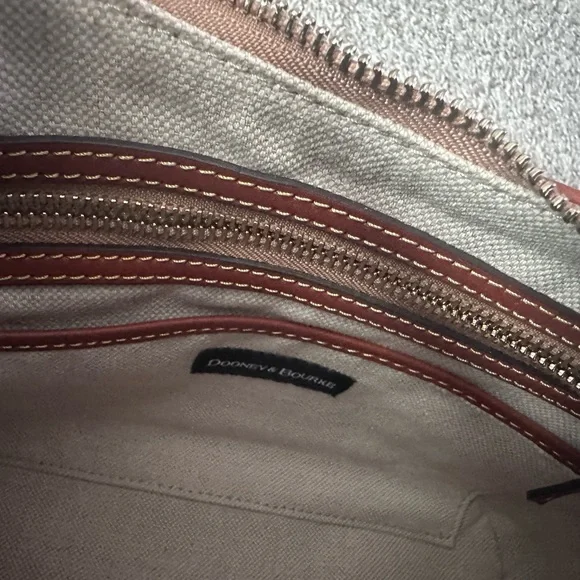 EUC Dooney & Bourke Jean Shoulder Bag with Slim Jean Wristlet - Picture 8 of 10